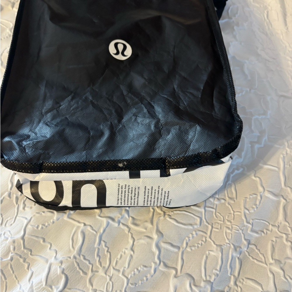 Lululemon Softstreme HR straight leg crop, utility blue size 0, NWT Plus bag - Picture 10 of 10